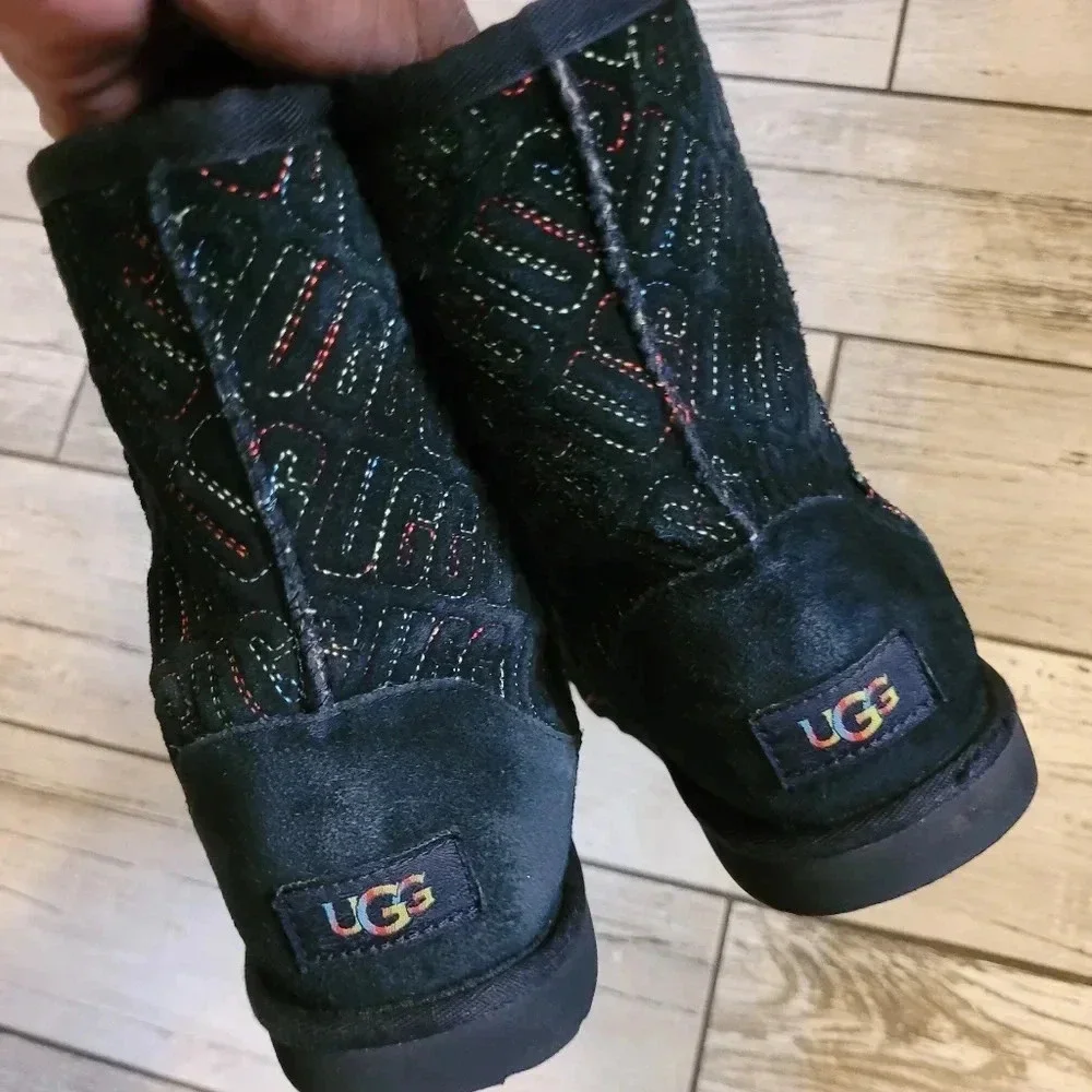 UGG Graphic Stitch class II short boots rainbow colorful black suede leather 6